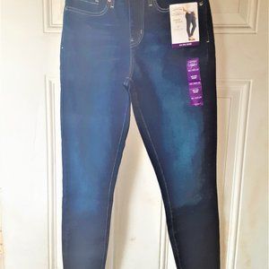 Levi Strauss Gold Label Women's Modern-Skinny Jean Black ( 6M- W 28 x L 30)